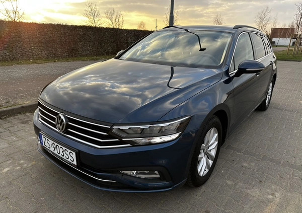 Volkswagen Passat cena 92250 przebieg: 150000, rok produkcji 2019 z Szczecin małe 172